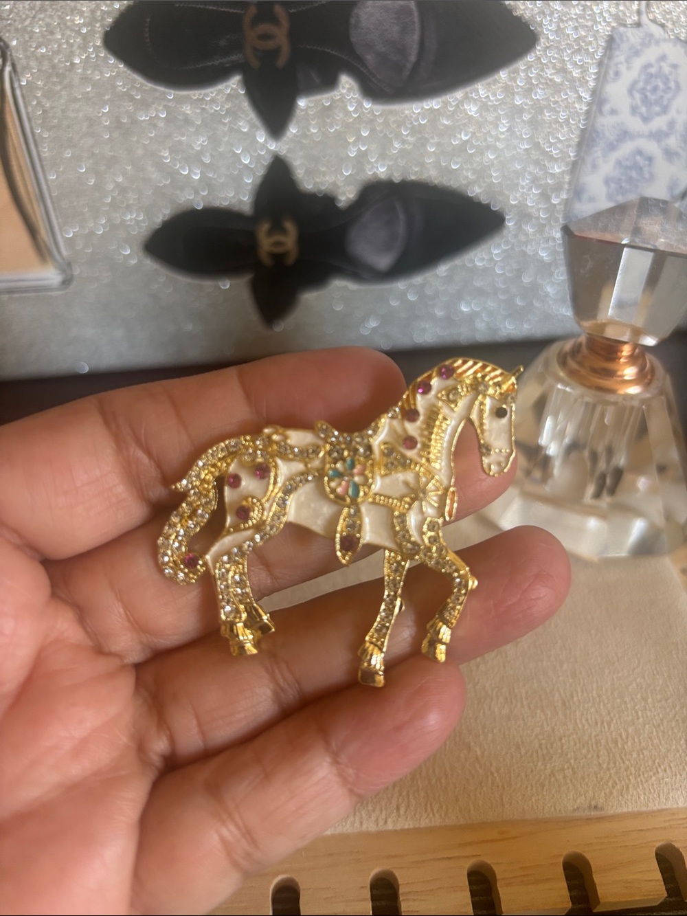 Gold & White Jeweled Horse Brooch – Elegant Accent Pin